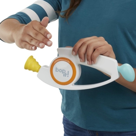 Hasbro Bop It! Game - Picture 3 of 4